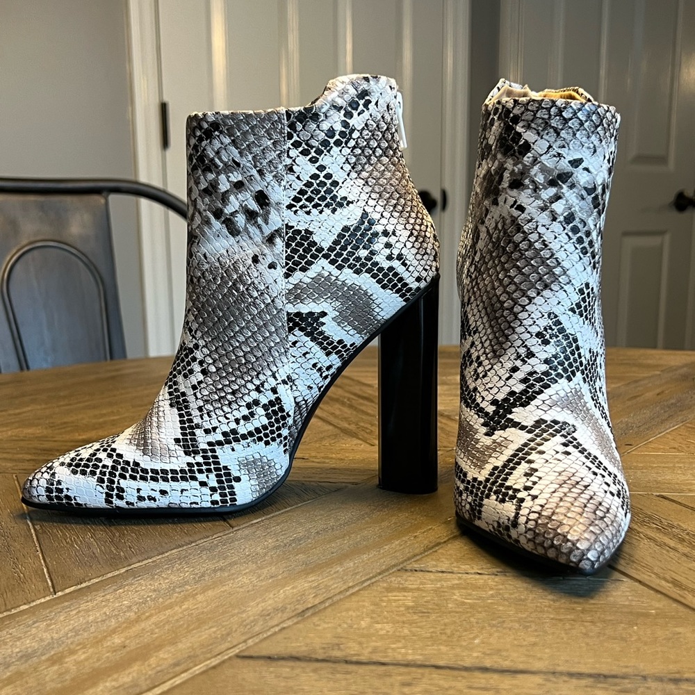 Qupid Snake Skin Booties - Size 7